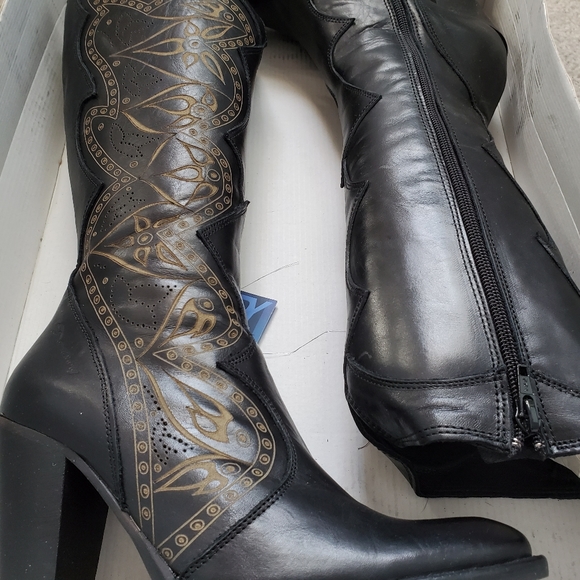 Destroy Boots (Spain) - Picture 4 of 11